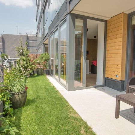 Galaxy Garden Apartment Cracow- Shopping Mall 1Min, Underground Parking, Family Friendly, City Center Krakow Exterior photo